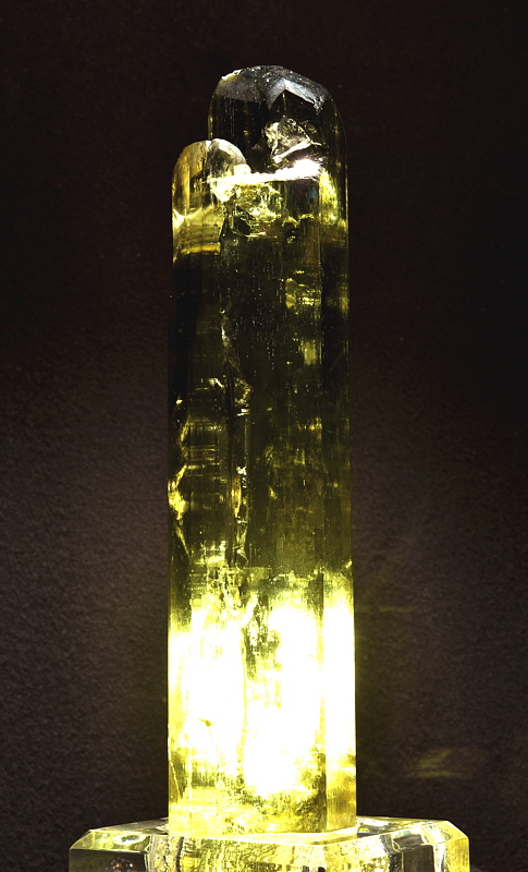 Heliodor| H: 27.6 cm; F: Medina Mine, Minas Gerais, Brasilien; Sammlung: The Arkenstone 