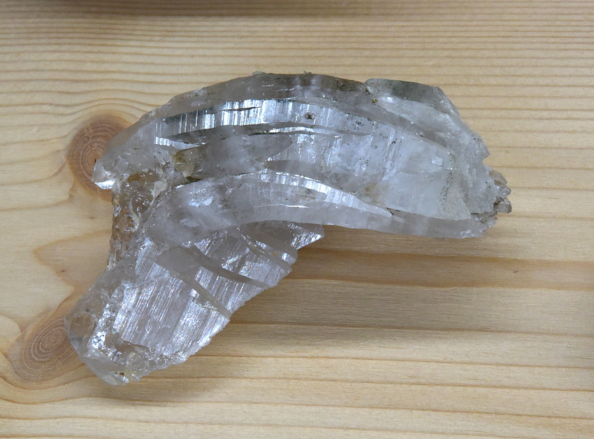 Gebogener Bergkristalle| B: 6 cm; F: Mitterbach; Finder: Martin Kargruber 