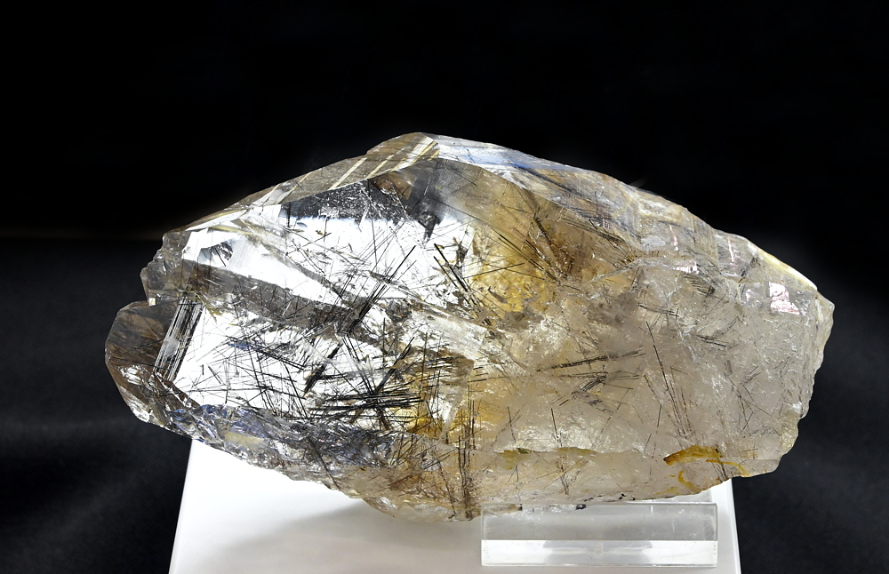 Bergkristall mit Rutil| B: 10 cm; F: Rauris; Finder: Andreas Filzer