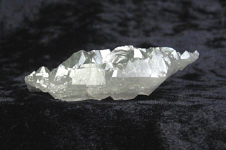 Klarer Skelettkristall| als Schwimmer, Breite 7,5 cm. (Sammlung A. Larghi)