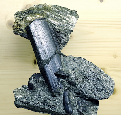 Riesiger Rutil-Kristall auf Matrix| H: 20cm; F: Schw. Hörndl, Obersulzbachtal; Sammlung: Eduard Koller