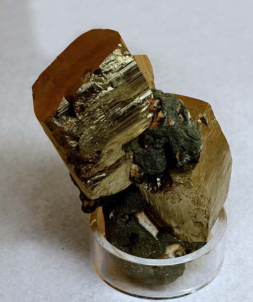 Pyrit und Chlorit| H: ca. 7cm; F: Hollersbachtal; Finder: Hans Pleikner jun. 