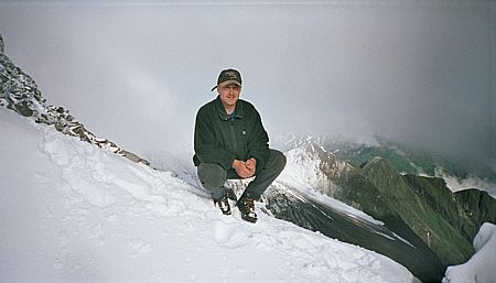 Es hat geschneit.| Es wird Zeit, die Kluft für den Winter vorzubereiten. 