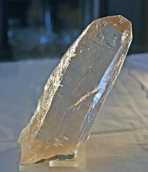 Tessinerquarz Einzelkristall| F: Alpe Cristallina (TI); L: 27cm