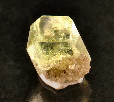 Komplett auskristallisierter grüner Turmalin| F: Campolungo, TI;  H: 5mm (Sammlung Robert Hurst)