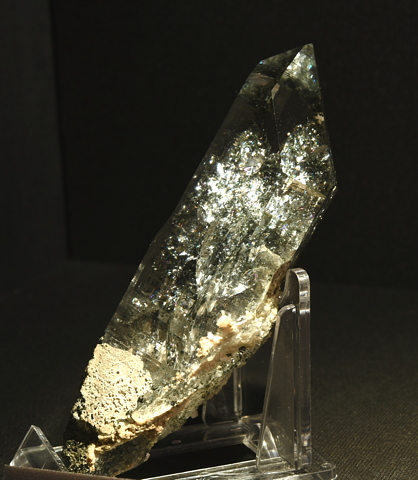 Bergkristall mit Chloriteinschluss| H: ca. 10cm; Fundort: Rauris