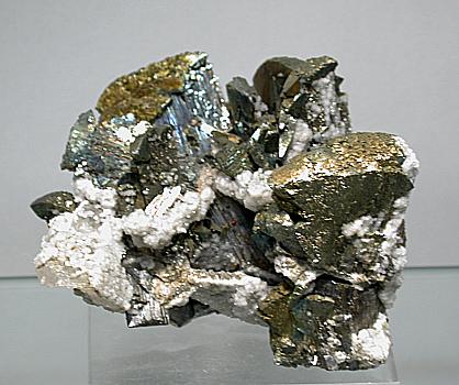 Arsenopyrit, Ferberit| B: 10 cm, Fundort: Panasquaira, Portugal;