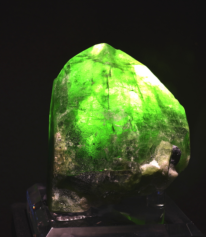 Peridot| H: 10 cm; F: Soppat, Pakistan; Sammlung: The Arkenstone 