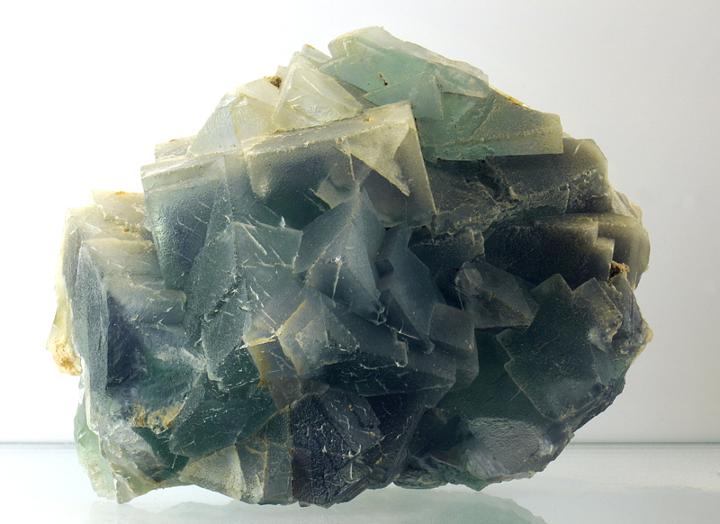 grosser grüner Fluorit| B: 11 cm; F: Dürrschrennenhöhle, AI  