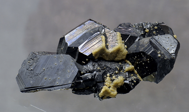 Marmatit| (Unterart von Sphalerit) B: 10 cm, F: Trepca, Kosovo 