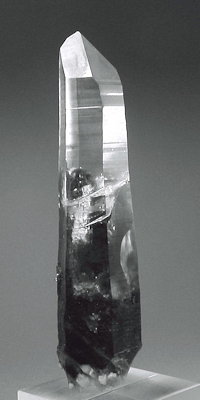 Quarz mit Chlorit (Muzo-Habitus) Einzelspitze| H: 14cm; Fundort: Stubachtal