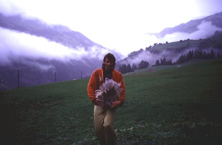 Der stolze Finder zuhause, im Lugnezer Dorf Camuns angelangt.