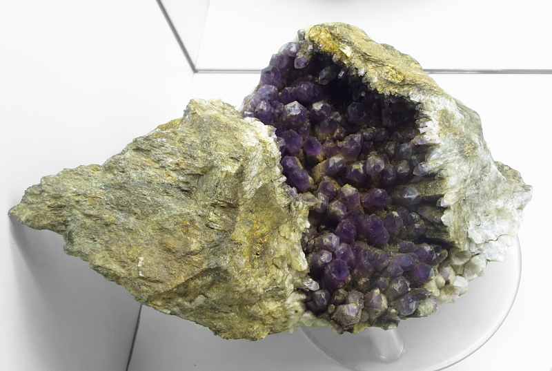 Amethyst| 12 x 20; Fundort: Mittager; Sammlung: Franz Gufler 