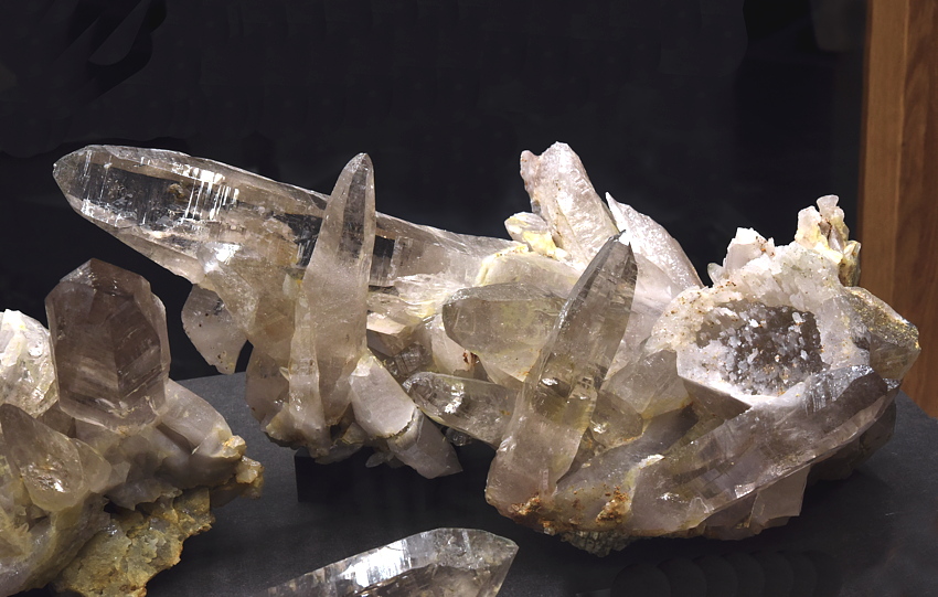 grosse Bergkristallgruppe | B: 30 cm; F: Schwarzbachtal; Finder: Reinhold Plaickner 