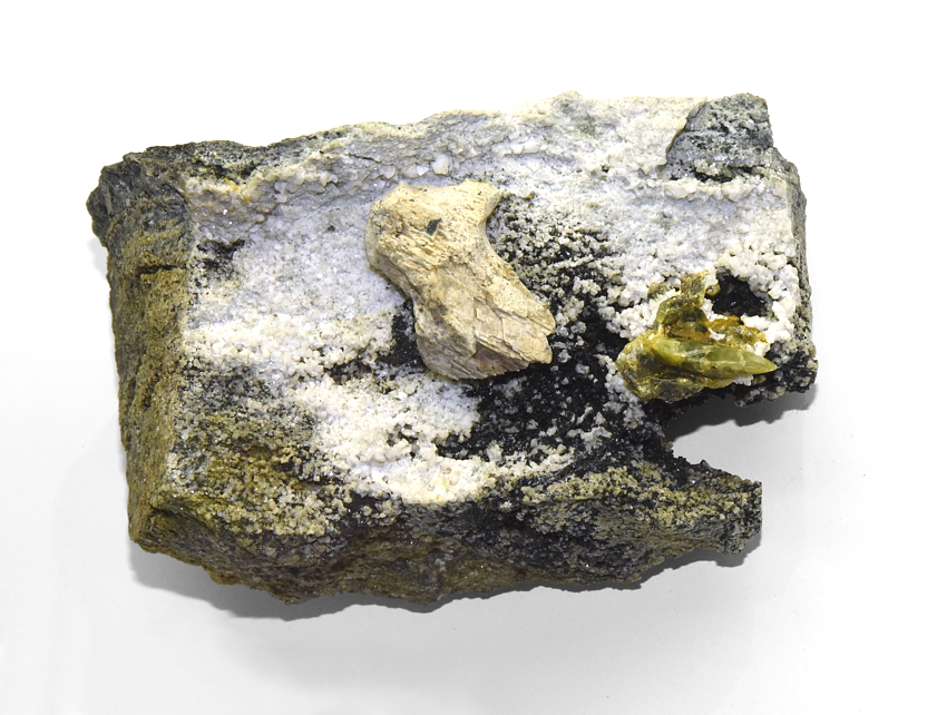 Titanit auf Matrix| B: 6 cm; F: Ahrntal; Sammlung: Alexander Trauner