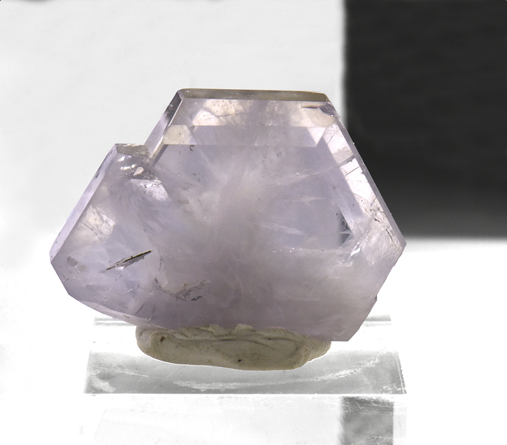 Lila Apatit| H: 5 cm; F: Schwarzenbach; Sammlung: Sebastian Plankensteiner