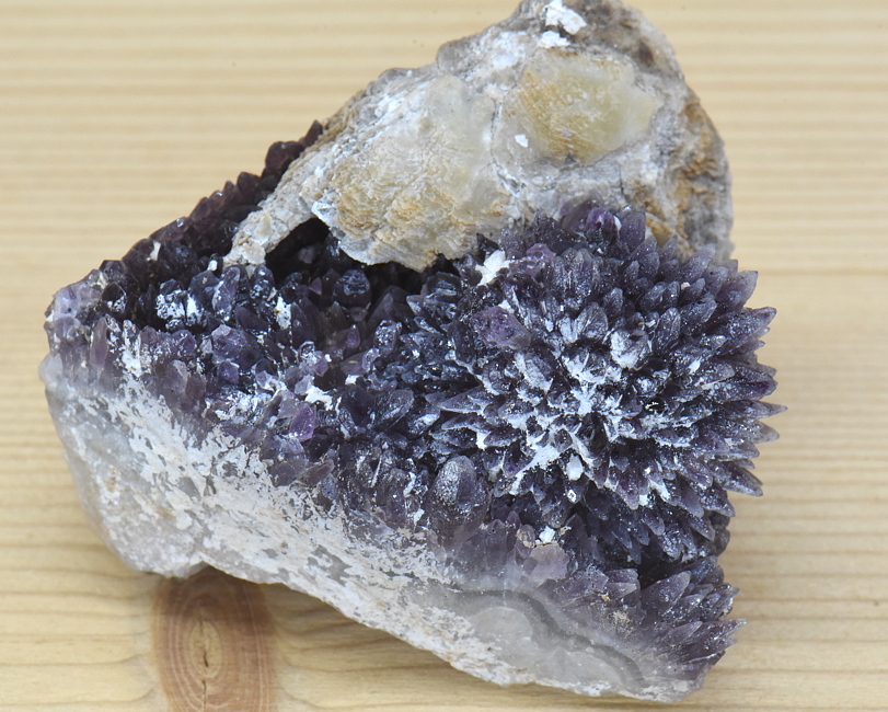 Amethyst| B: 12 cm; F: Sarntal; Finder: Josef Unterkalmsteiner