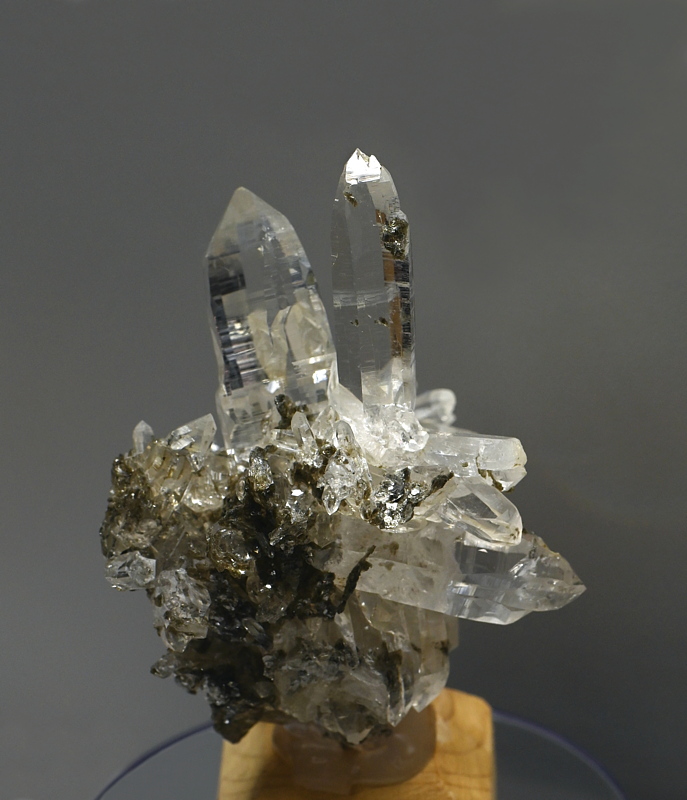 klare Quarzgruppe mit Glimmer| H: 8 cm; F: Ahrntal; Finder: Hermann Gasteiger