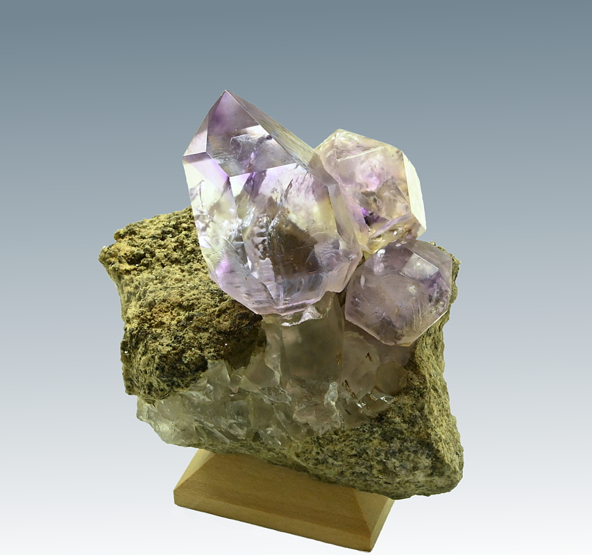 Amethyst| H: 8 cm; F: Grasleite, Sondergrund, Zillertal; Finder: Rudl Innerbichler (✝ 2018)