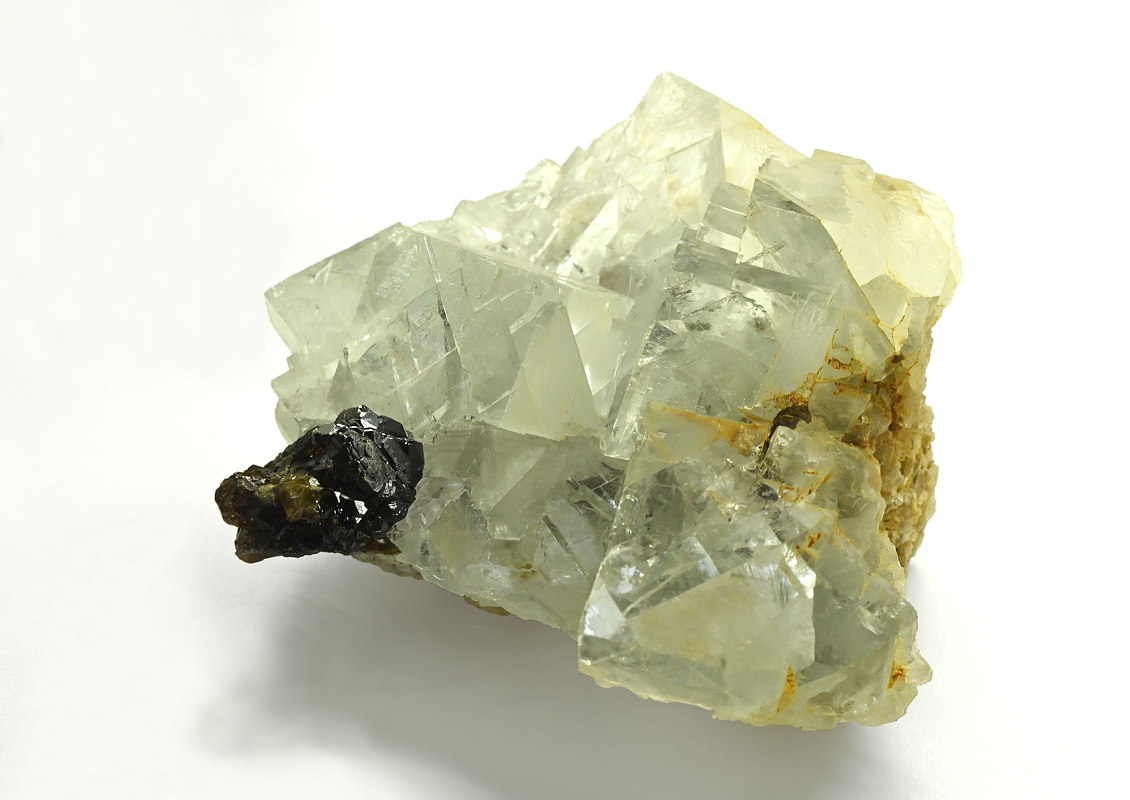 Hellgrüner Fluorit mit Zinkblende | B: 7 cm; F: Rabenstein; Sammlung: Peter Schranzhofer