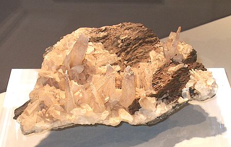 Aragonit| B: ca. 10 cm; F: Émarèse, Monte Rosa, IT; coll: Franco Lucianaz
