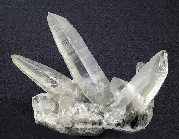 Bergkristallgruppe| H: 8 cm; F: Riffl, Stubachtal; Finder: Erich Mosser, Erwin Burgsteiner