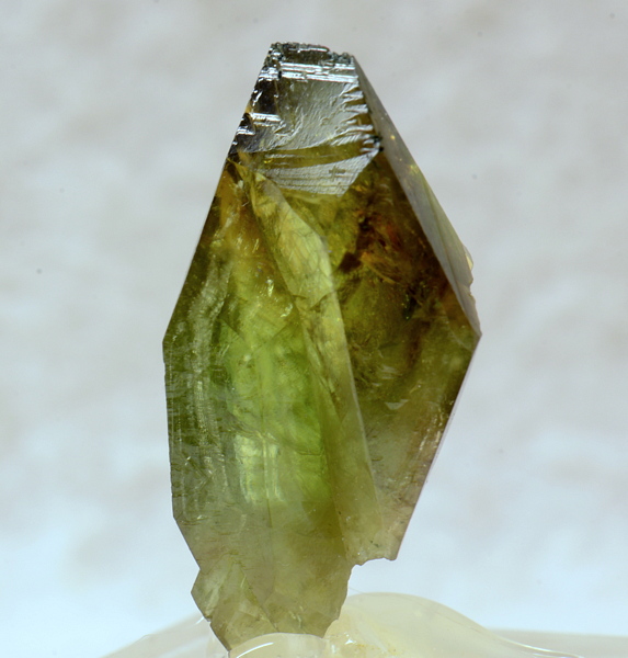 Grüner Sphen| H: ca. 2cm, F: Wolfram Bergbau Mittersill, Ostfeld; Sammlung: Sepp Mair. 