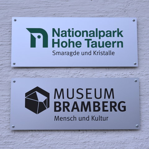 Museum Bramberg| Mensch und Kultur. Das älteste Haus von Bramberg (1350 erstmals urkundlich erwähnt) beherbergt Ausstellungen über Brauchtum, Leben und insbesondere auch eine erstklassige Mineralienausstellung! 