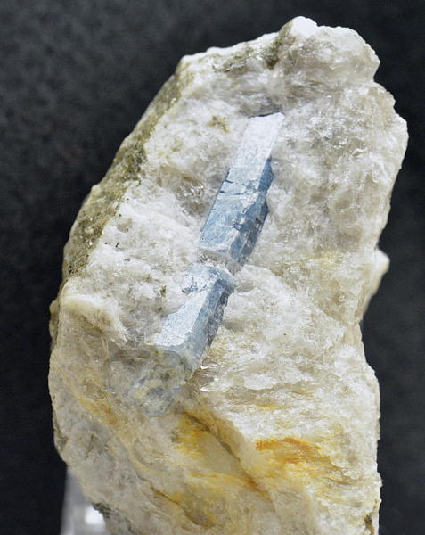 Aquamarin| LK: 6cm, F: Untersulzbachtal; Finder: Josef Bachmaier. 