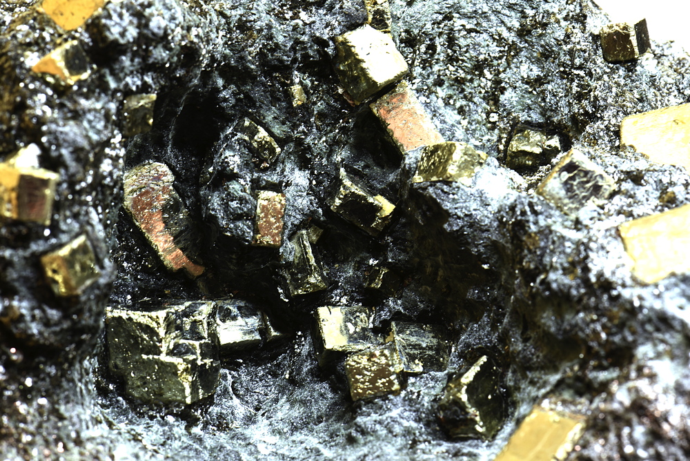Pyrit in Matrix| BB: ca. 8cm, F: Sedl, Habachtal; Finder: Kurt Windberger 