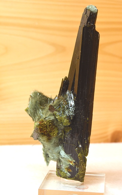 Epidote mit Byssolith| H: 8 cm; F: Knappenwand, Untersulzbachtal; Sammlung: Josef Brugger