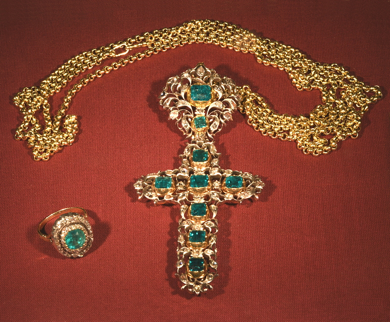 Pektorale von Abt Domenikus Hagenauer| BH: 20 cm; Smaragde F: Habachtal, Salzburg; Besitz: Erzabtei St. Peter, Salzburg
