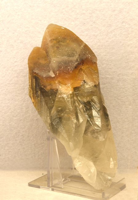 Calcit-Kristall| H: 8 cm; F: Bad Gastein; Finder: Konrad Kössler 