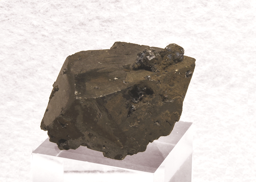 Dunkler Scheelit| B: 4 cm; F: Magnesitbergbau, Tuxertal, Tirol; Sammler: Alexander Spunda