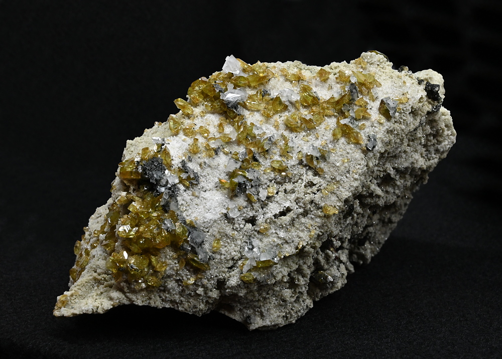 goldgelbe Sphene| B:6 cm; F: Felbertal; Finder: Hannes und Gerhard Hofer