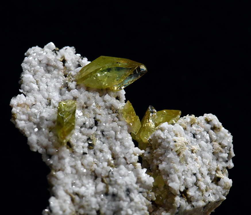 Titnait auf Periklin| H:4 cm; F: Obersulzbachtal; Finder: Kurt Nowak