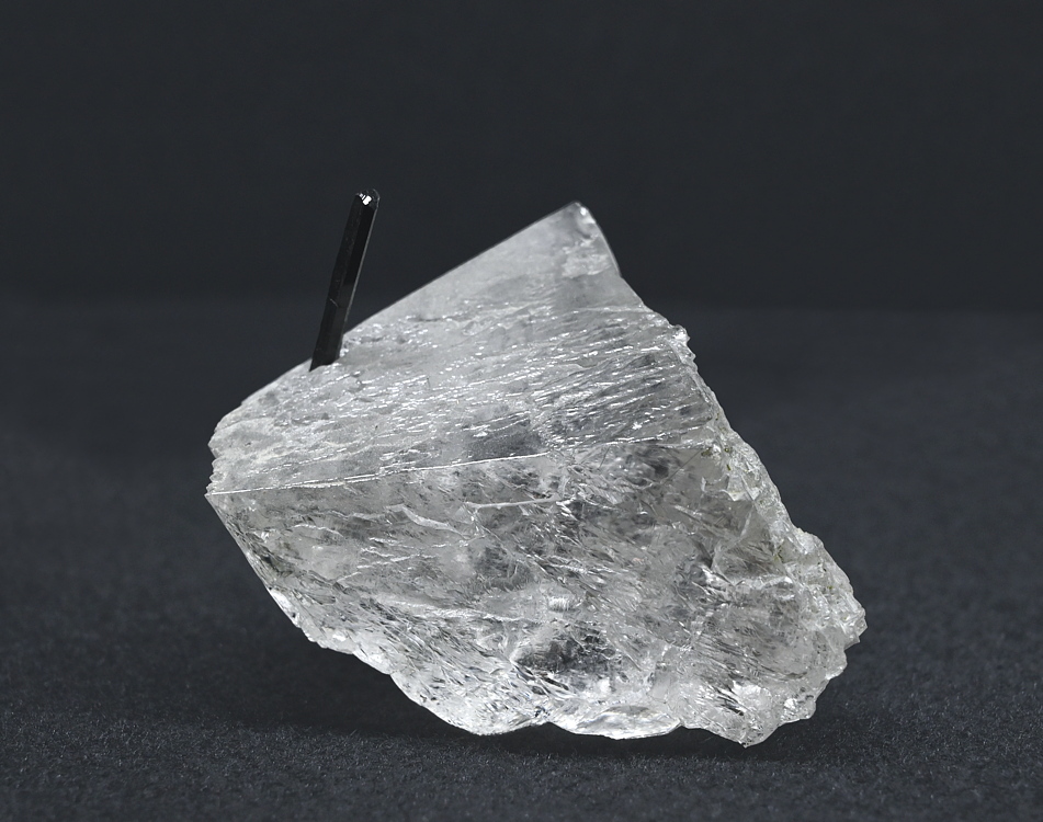 Rutil in Quarz-Spitze| B:6 cm; F: Stubachtal; Sammlung: Hannes und Gerhard Hofer