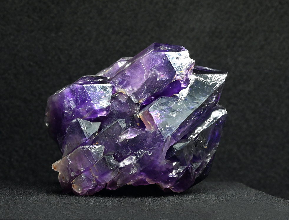 dunkler Amethyst| B:6 cm; F: Zillertal; Sammlung: Wolfgang Vötter