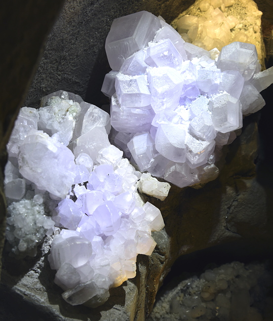 Lilafarbene Calcite vom Gotthard-Strassentunnel, TI | B: 30 cm; (D75_1566x.jpg)