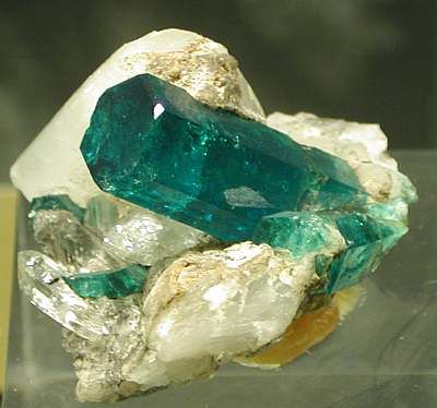 Smaragd - Kolumbien, (Länge des Kristalls: 2.3cm; Leihgabe Gübelin, Meggen)