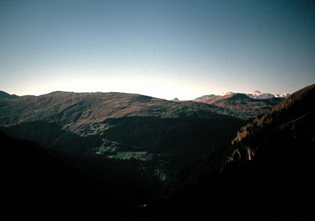 Noch über der Baumgrenze| ein letzter Blick nach Westen. 