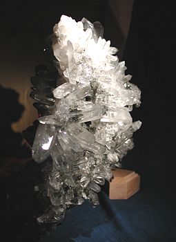Schöne Quarzgruppe mit Phantomen| H: 30cm, Länge der Kristalle bis 12cm 