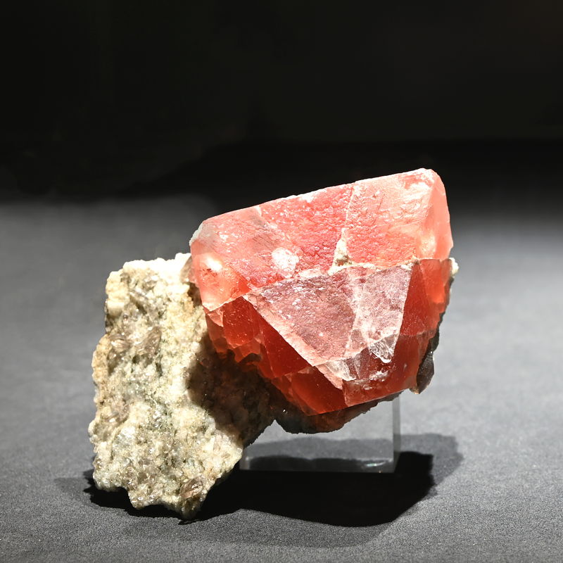 Rosa Fluorit | B: 6 cm, F: Frunthorn, GR (Sammlung ETH-Zürich; 7540)