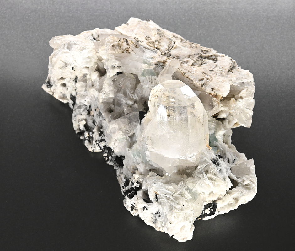 Klarer Topas | B: 10 cm, F: Dassu-Gilgit, Pakistan (Sammlung ETH-Zürich; 93001)