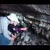 Peter Indergand-Helfenstein erläutert dem Kurator Peter Brack die Kluft, Bild aus dem Video in focusTerra, 2008