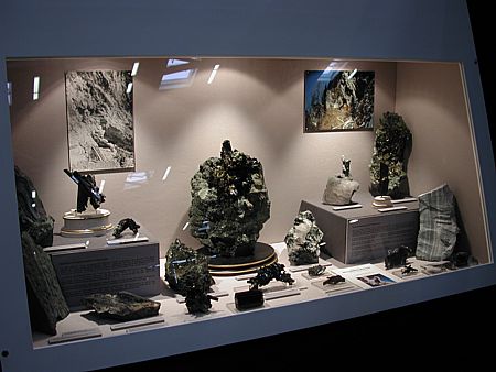 Knappenwand-Vitrine| Super Epidotstufen, Geologie und Historisches wurden schön präsentiert. 