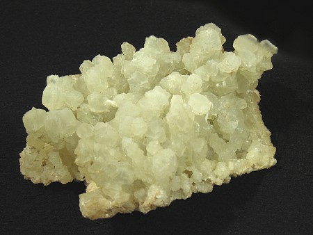 Prehnit| (in Parker abgebildet) Muotta Naira, Val Nalps, GR; B: 12cm (Sammlung Mineralogische Sammlung, ETH-Z)