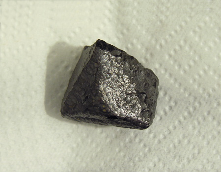 Magnetit| Cavardiras-Gebiet, GR; B: 1.5cm (Sammlung Röbi Hauser)