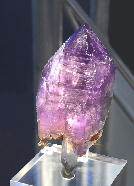 Zepter-Amethyst| Wohl der schönste Amethyst-Zepter der Alpen (siehe Link zu Fund-DVD) H: 15 cm; F: Mörchnerkar, Zillertal, T/Ö; Sammlung: Anton Watzl