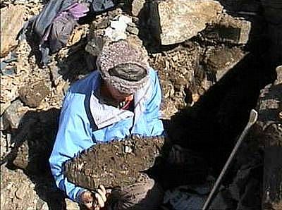 Der Finder und sein Glück!, diese Gruppe kann derzeit besichtigt werden in der 'Kristall-Höhle' (Schipfe 31, 8001 Zürich, Tel. 01 212 10 77) 